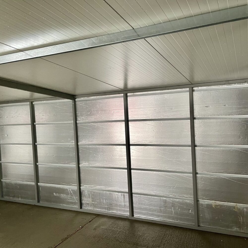 Zateplená garáž ze sendvičových panelů 6x3m - Image 4
